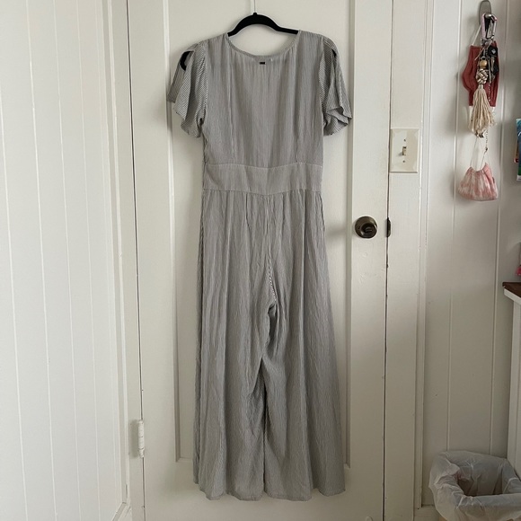 O’Neill Romper - Picture 3 of 3